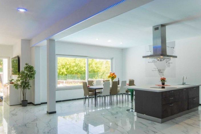 Image No.5-4 Bed Property for sale