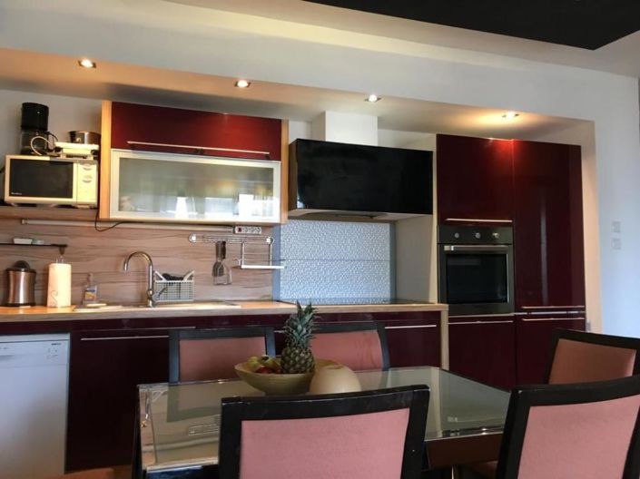 Image No.4-4 Bed Property for sale