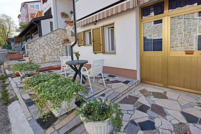 Image No.11-12 Bed Property for sale