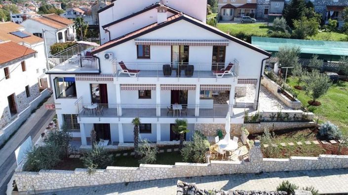 Image No.2-12 Bed Property for sale