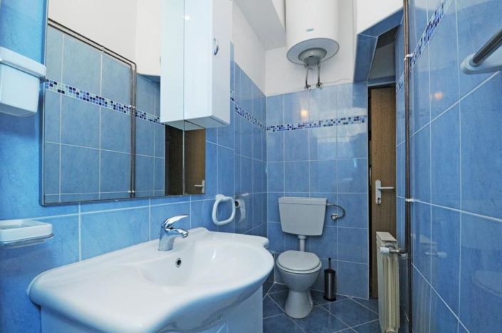 Image No.20-12 Bed Property for sale