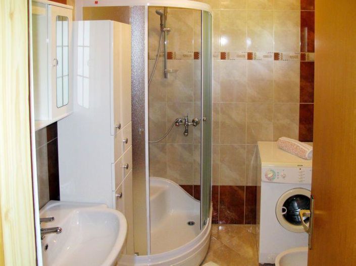 Image No.8-4 Bed Property for sale