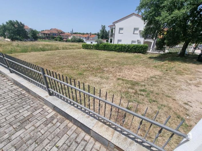 Image No.11-8 Bed Property for sale