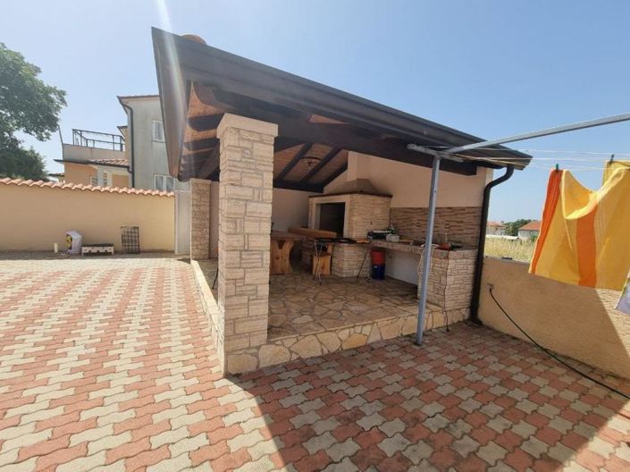 Image No.13-8 Bed Property for sale