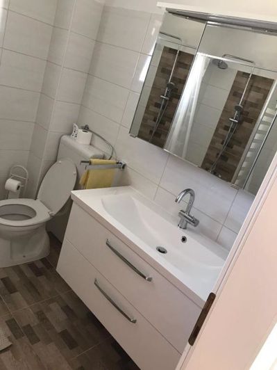 Image No.5-8 Bed Property for sale