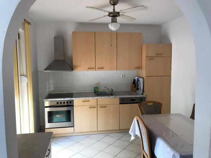 Image No.8-8 Bed Property for sale