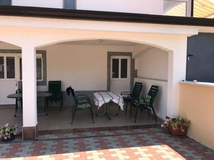 Image No.9-8 Bed Property for sale