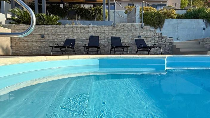 Image No.18-4 Bed Property for sale