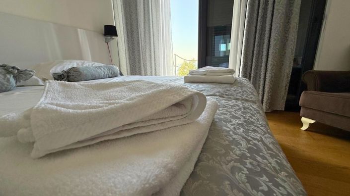 Image No.24-4 Bed Property for sale