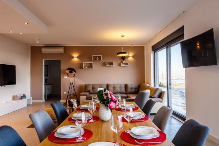 Image No.5-4 Bed Property for sale