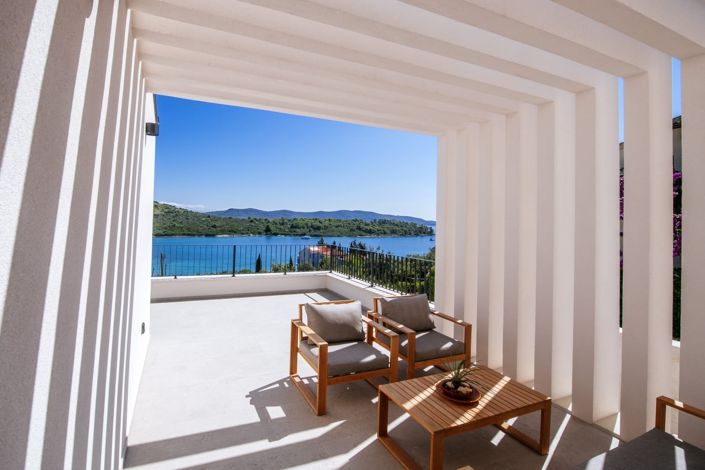 Image No.10-3 Bed Property for sale