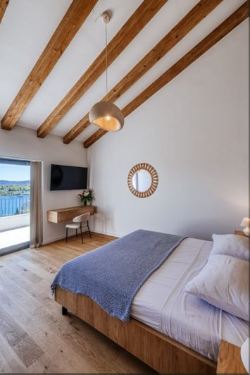 Image No.16-3 Bed Property for sale