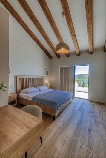 Image No.17-3 Bed Property for sale