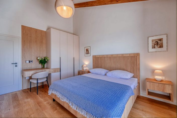 Image No.19-3 Bed Property for sale