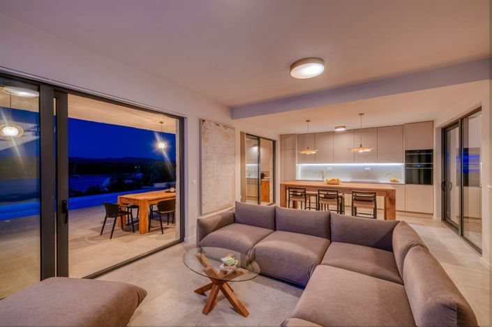 Image No.5-3 Bed Property for sale