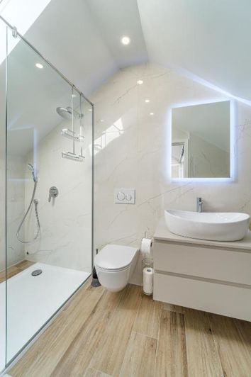 Image No.16-2 Bed Property for sale