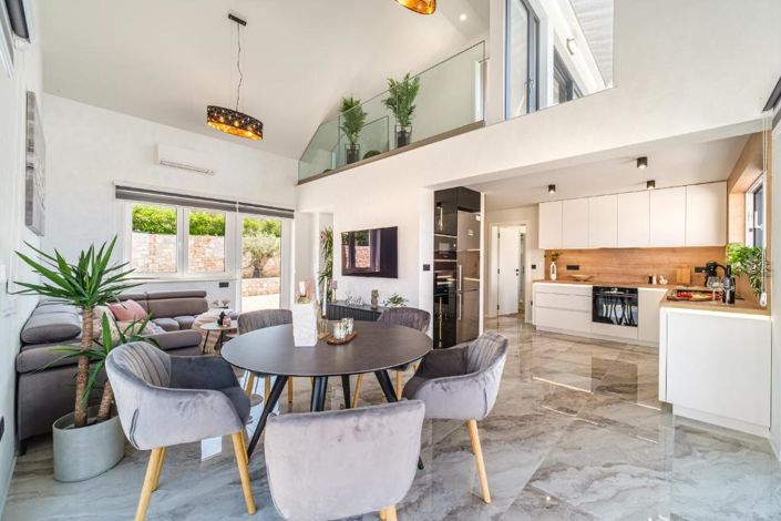 Image No.18-2 Bed Property for sale