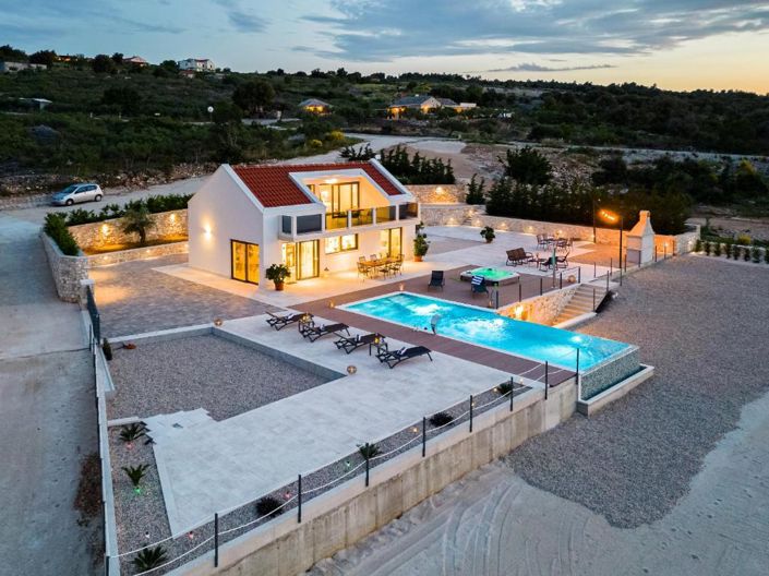 Image No.7-2 Bed Property for sale