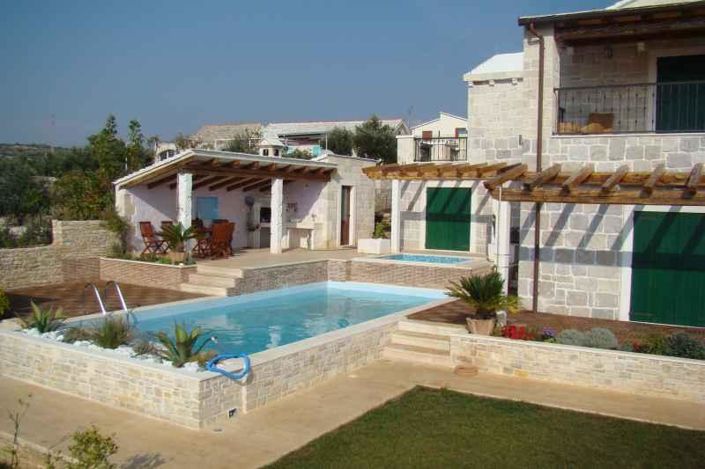 Image No.10-4 Bed Property for sale