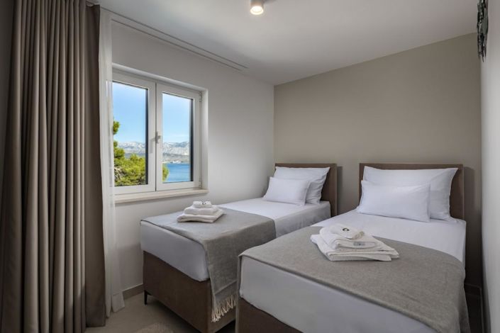 Image No.21-4 Bed Property for sale