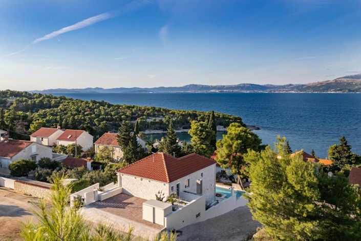 Image No.3-4 Bed Property for sale