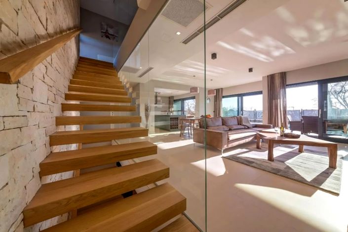 Image No.12-3 Bed Property for sale