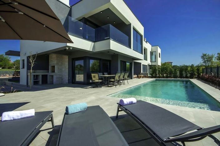 Image No.4-3 Bed Property for sale