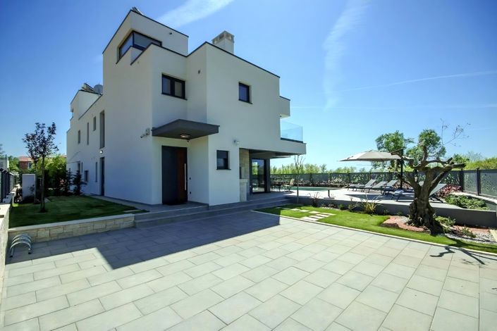 Image No.6-3 Bed Property for sale