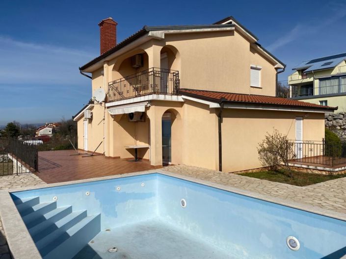 Image No.1-4 Bed Property for sale