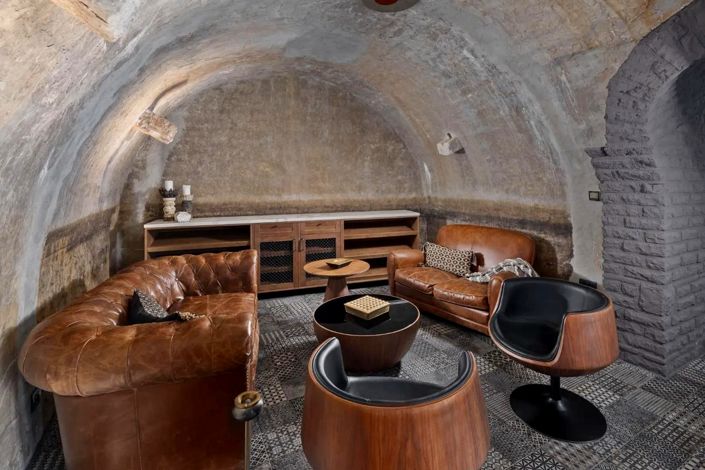 Image No.15-4 Bed Property for sale