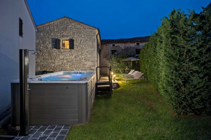 Image No.7-4 Bed Property for sale