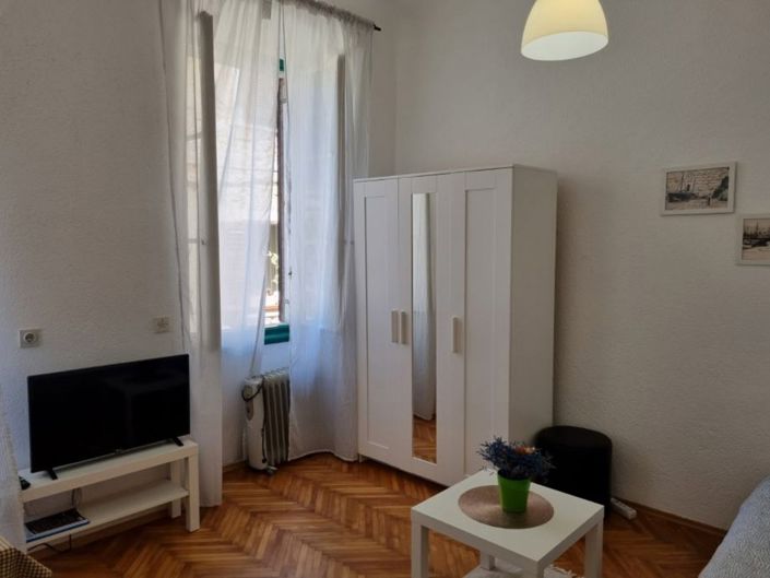 Image No.8-4 Bed Property for sale