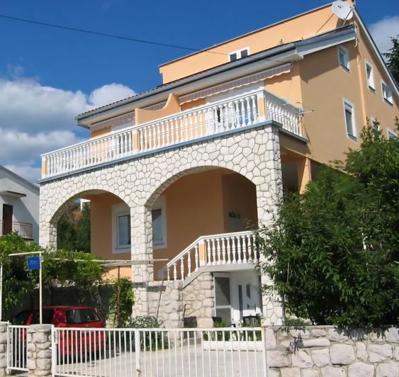 Image No.10-8 Bed Property for sale