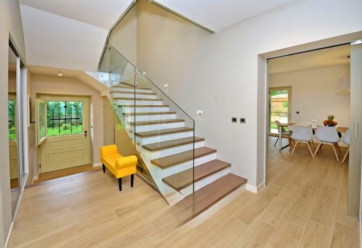 Image No.6-4 Bed Property for sale