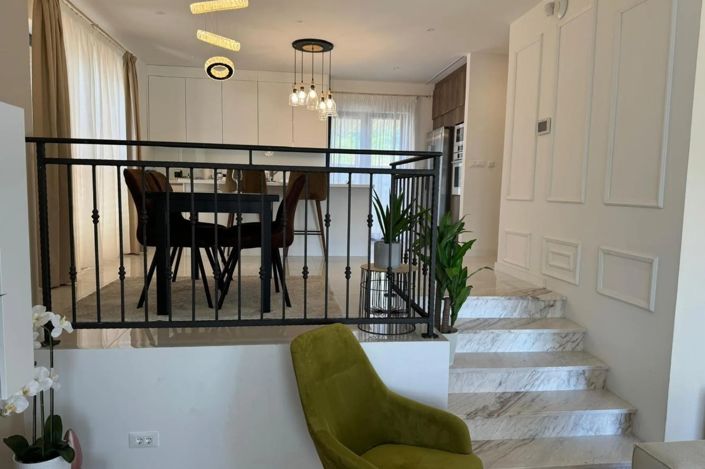 Image No.11-5 Bed Property for sale