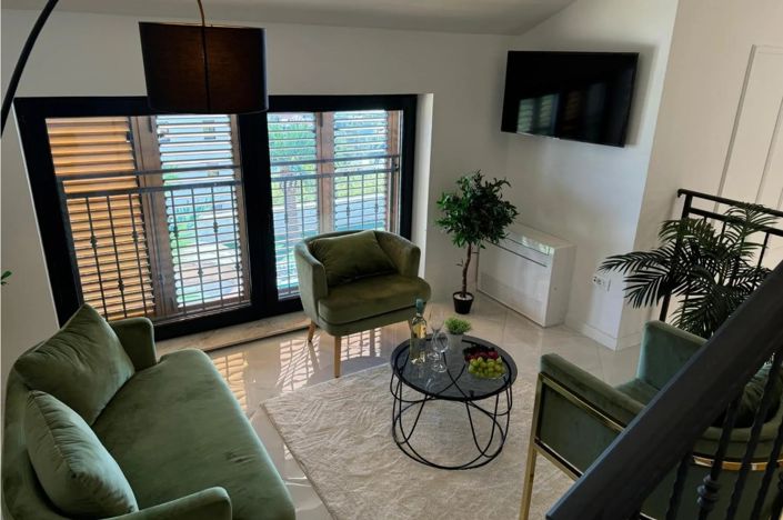 Image No.21-5 Bed Property for sale