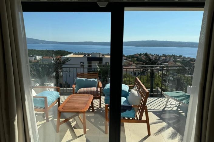 Image No.24-5 Bed Property for sale