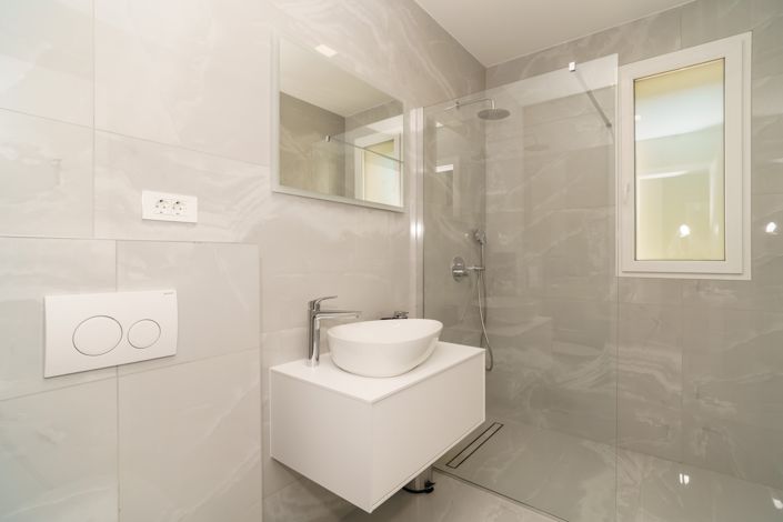 Image No.13-3 Bed Property for sale