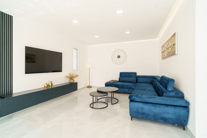 Image No.15-3 Bed Property for sale