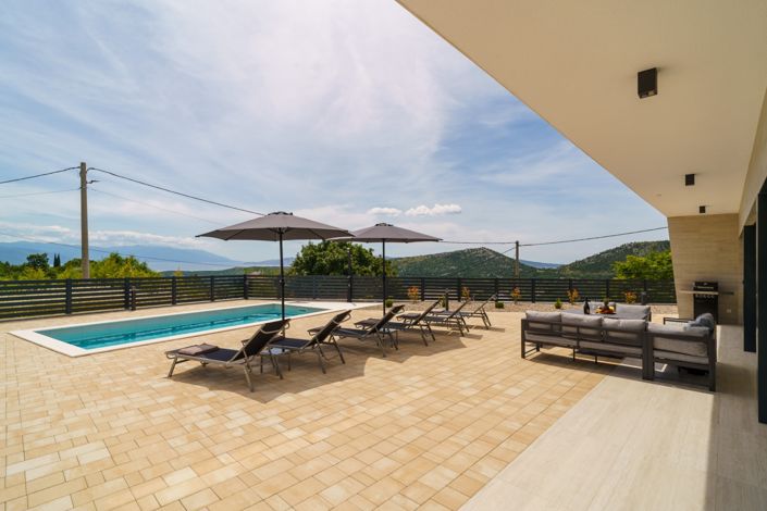 Image No.23-3 Bed Property for sale