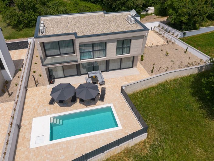 Image No.3-3 Bed Property for sale