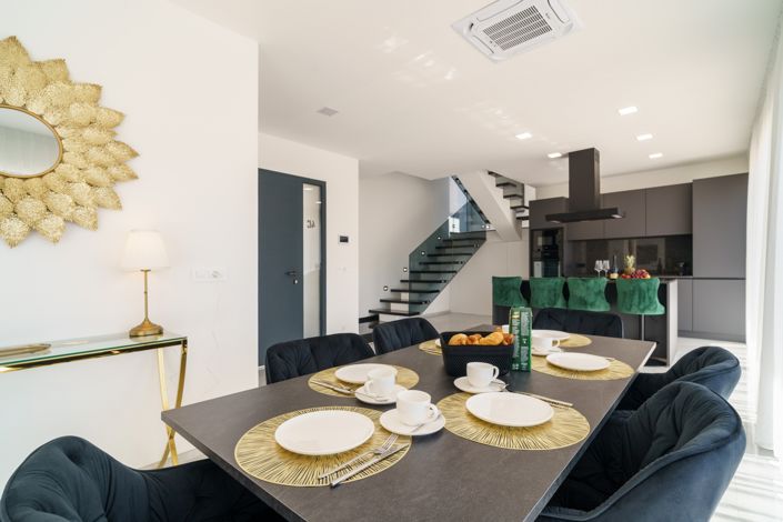 Image No.4-3 Bed Property for sale