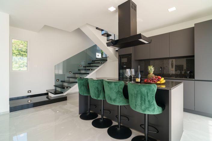 Image No.5-3 Bed Property for sale