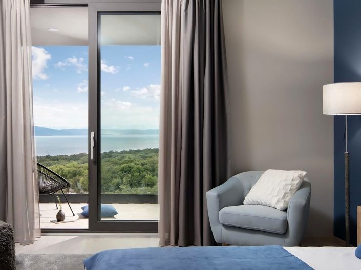 Image No.15-4 Bed Property for sale