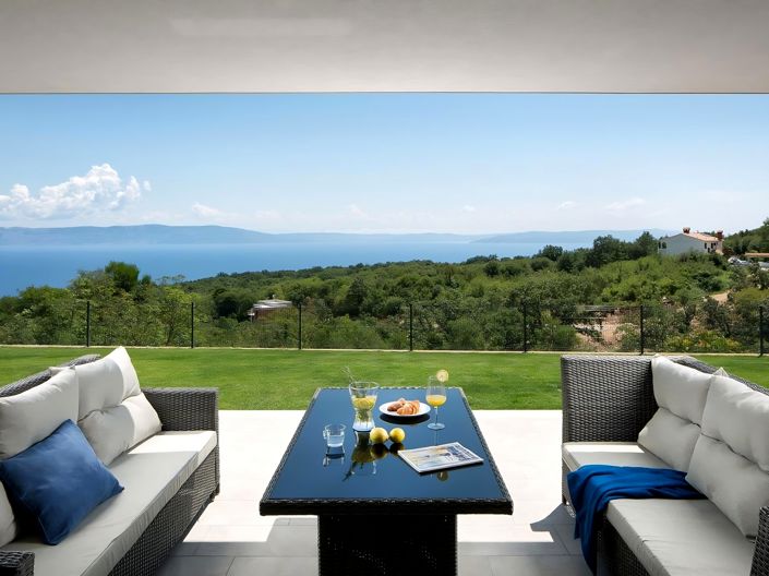 Image No.8-4 Bed Property for sale