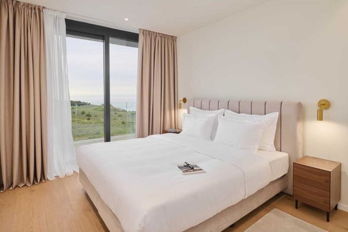 Image No.13-5 Bed Property for sale