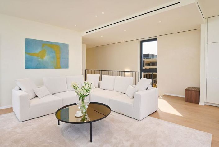 Image No.21-5 Bed Property for sale