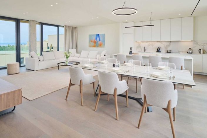 Image No.7-5 Bed Property for sale