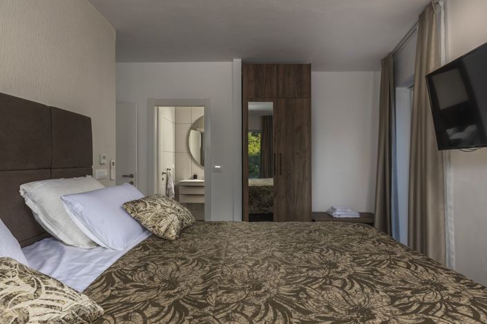 Image No.14-3 Bed Property for sale