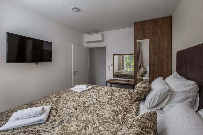 Image No.5-3 Bed Property for sale